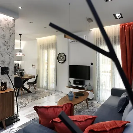 La Luxury Kreousa شقة